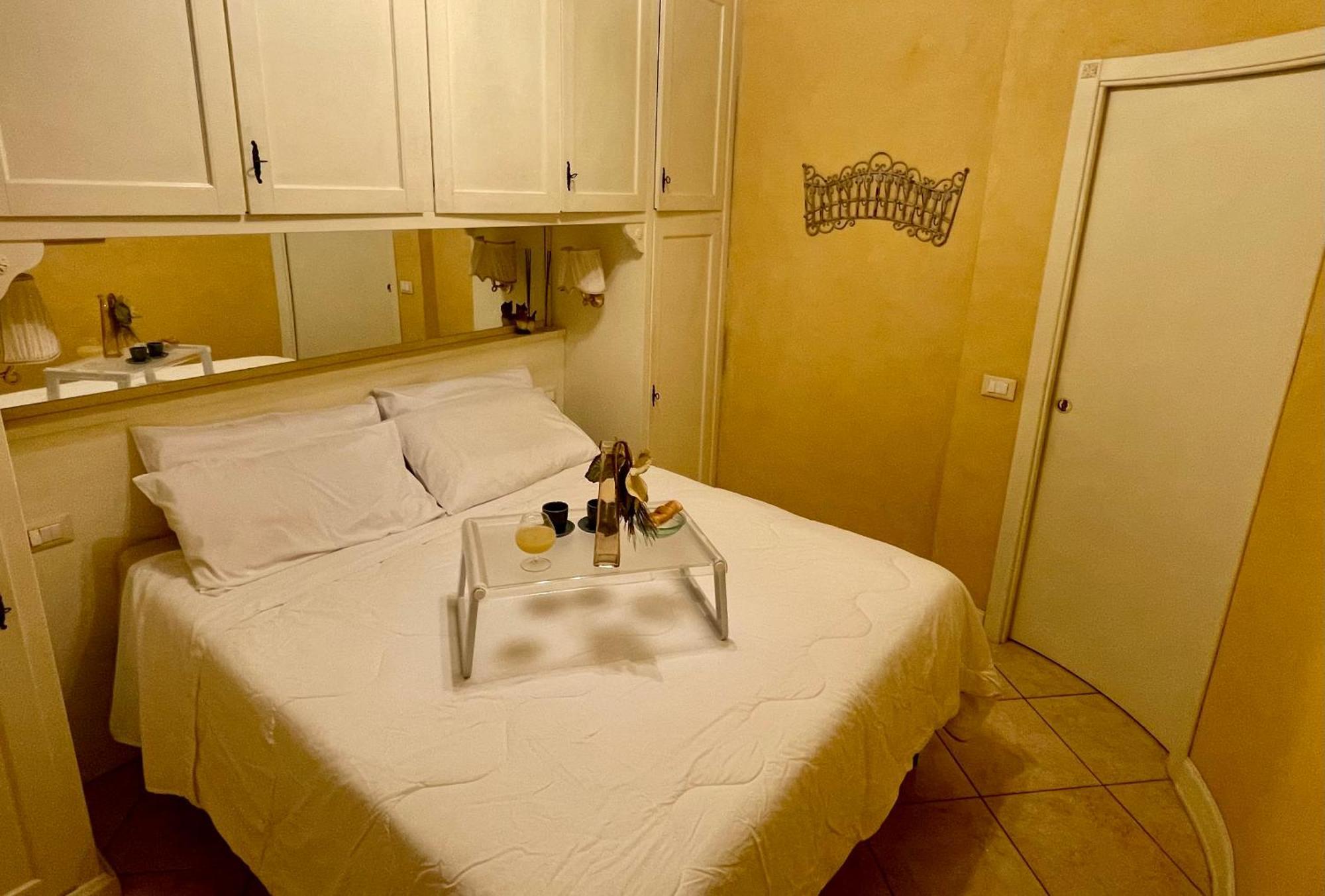 Doctor House Desenzano Leilighet Desenzano del Garda Eksteriør bilde