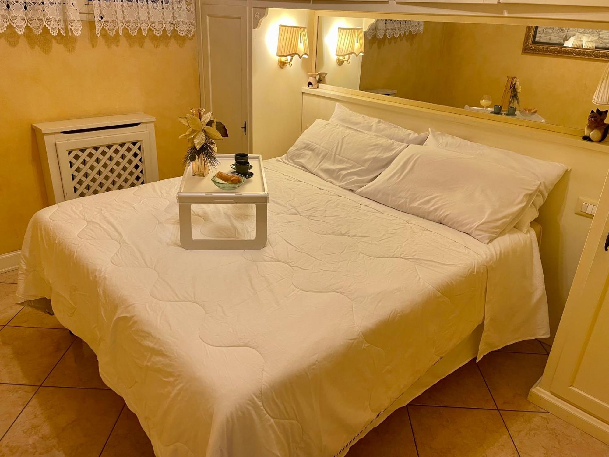 Doctor House Desenzano Leilighet Desenzano del Garda Eksteriør bilde