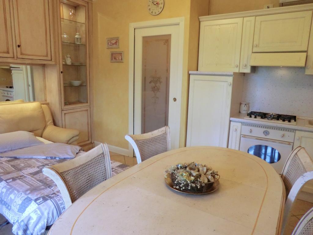 Doctor House Desenzano Leilighet Desenzano del Garda Eksteriør bilde