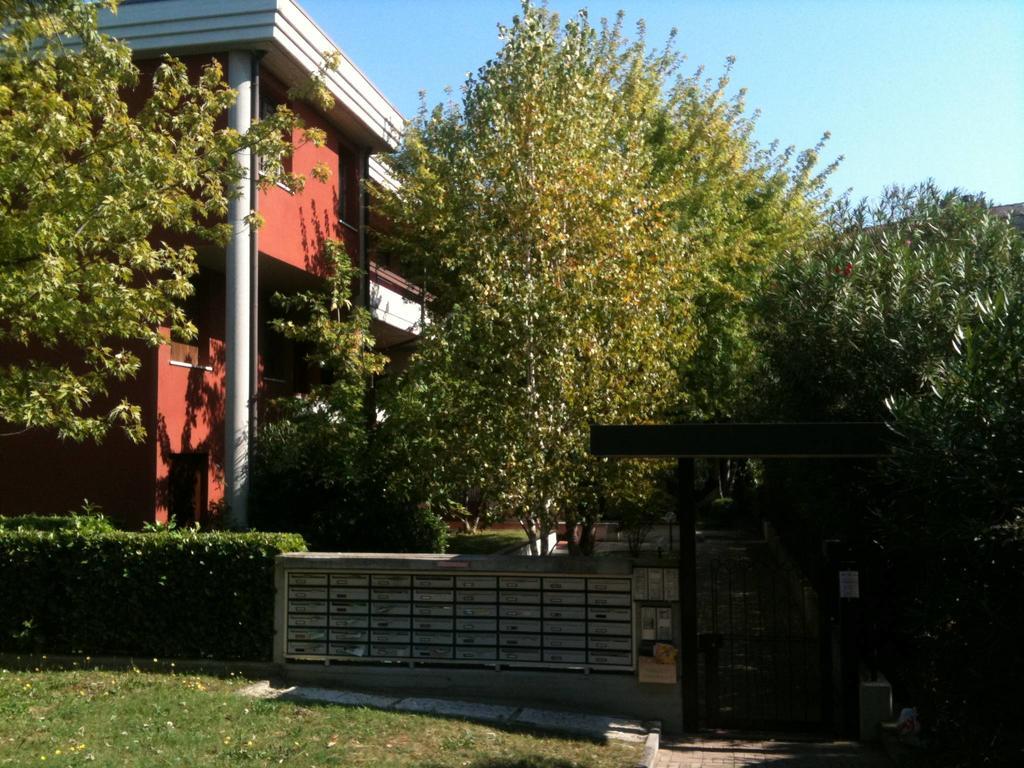 Doctor House Desenzano Leilighet Desenzano del Garda Eksteriør bilde