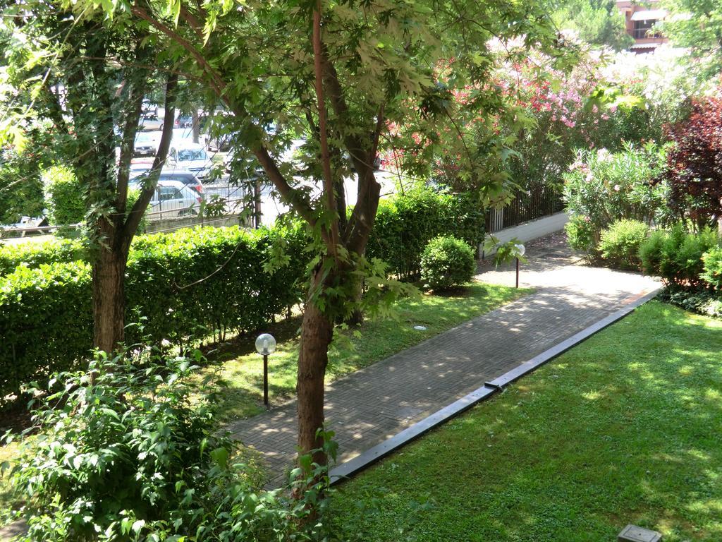 Doctor House Desenzano Leilighet Desenzano del Garda Eksteriør bilde